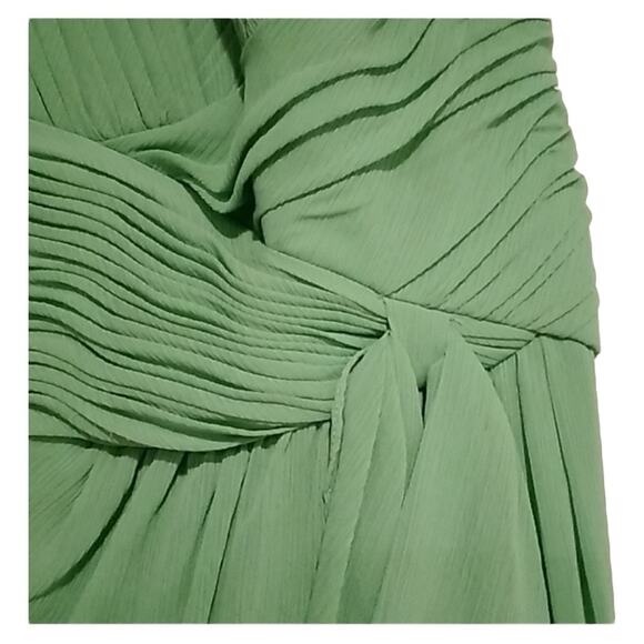 David’s Bridal Green Chiffon Halter Draped cascade Dress Style F12688 size 18 - Picture 14 of 16